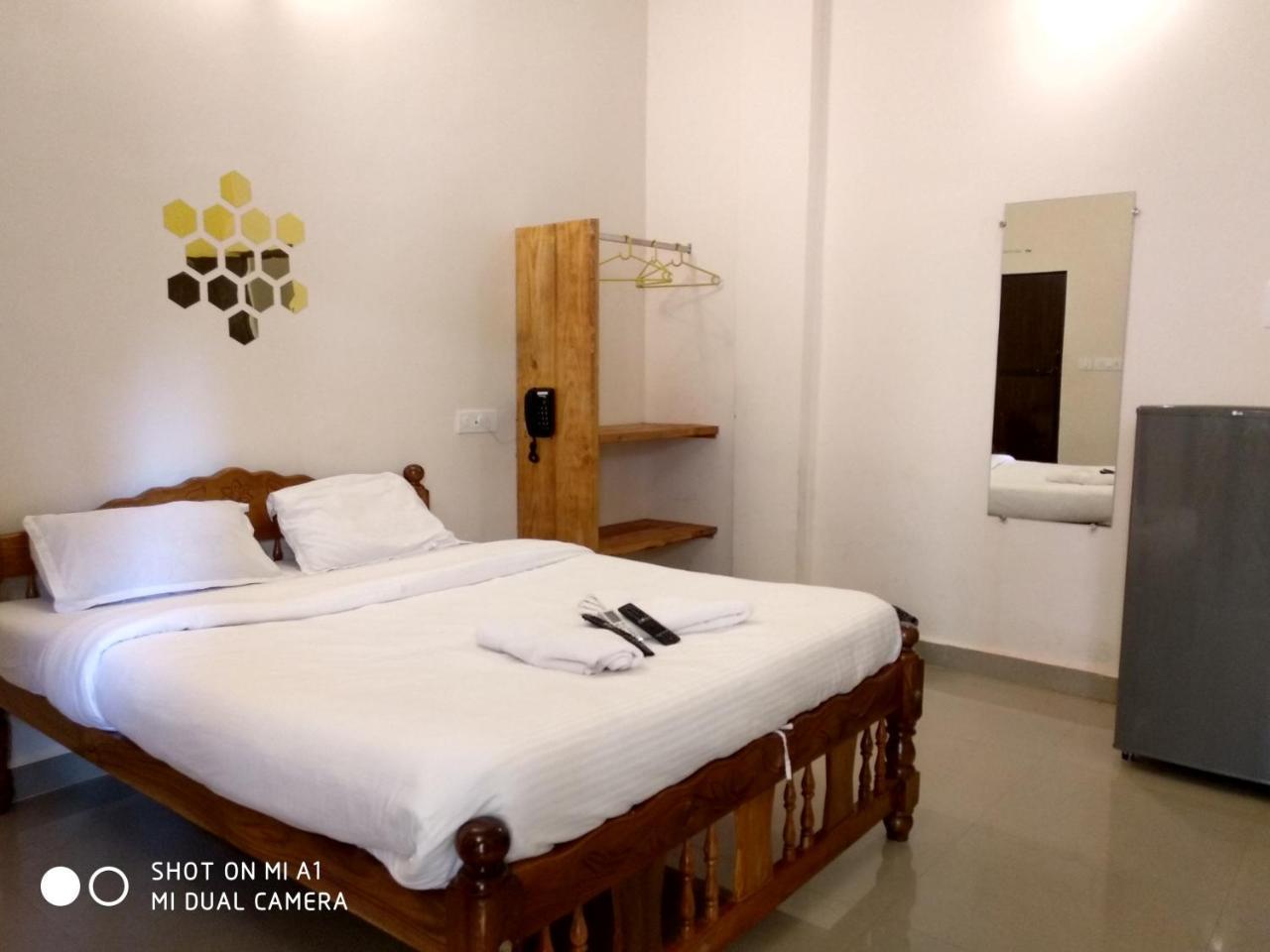 Candolim Beach Place Exterior photo